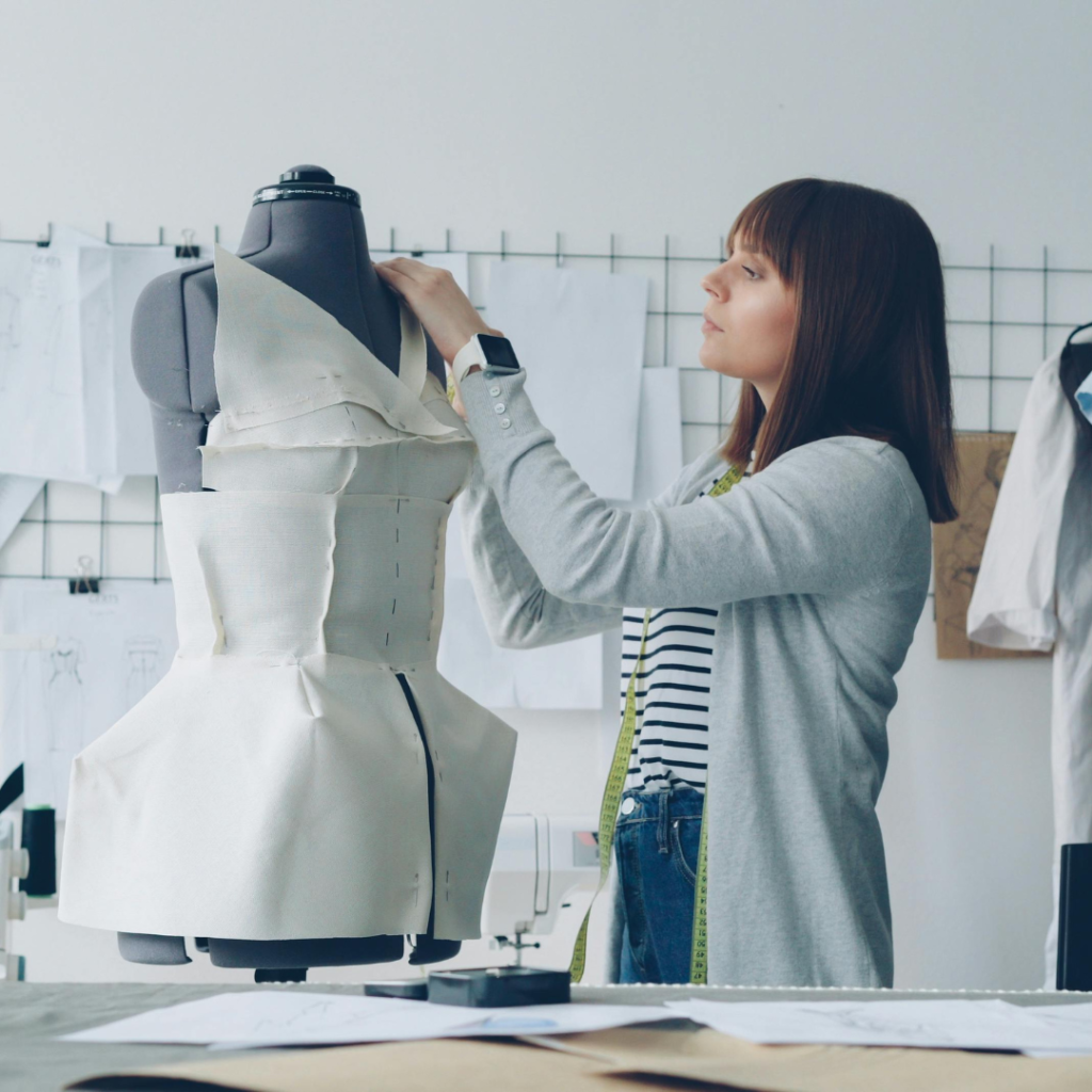 Slow Fashion vs Fast Fashion